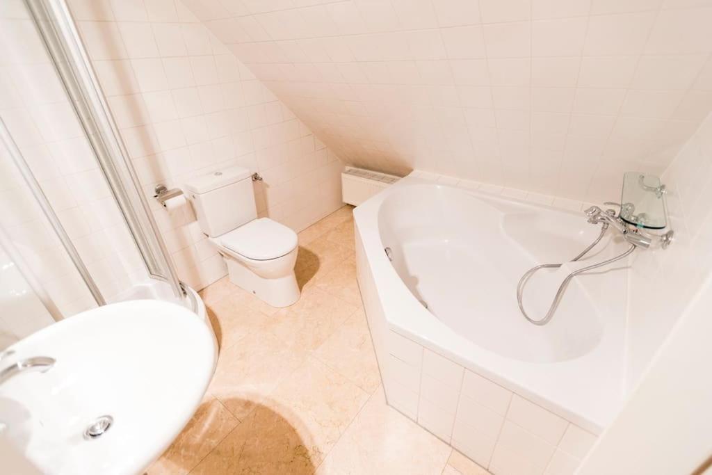 Luxurious Maisonette Apartment At The Heart Of Wiedeń Zewnętrze zdjęcie